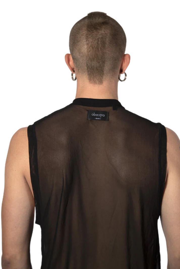 achterkant van mesh tank top, techno outfit