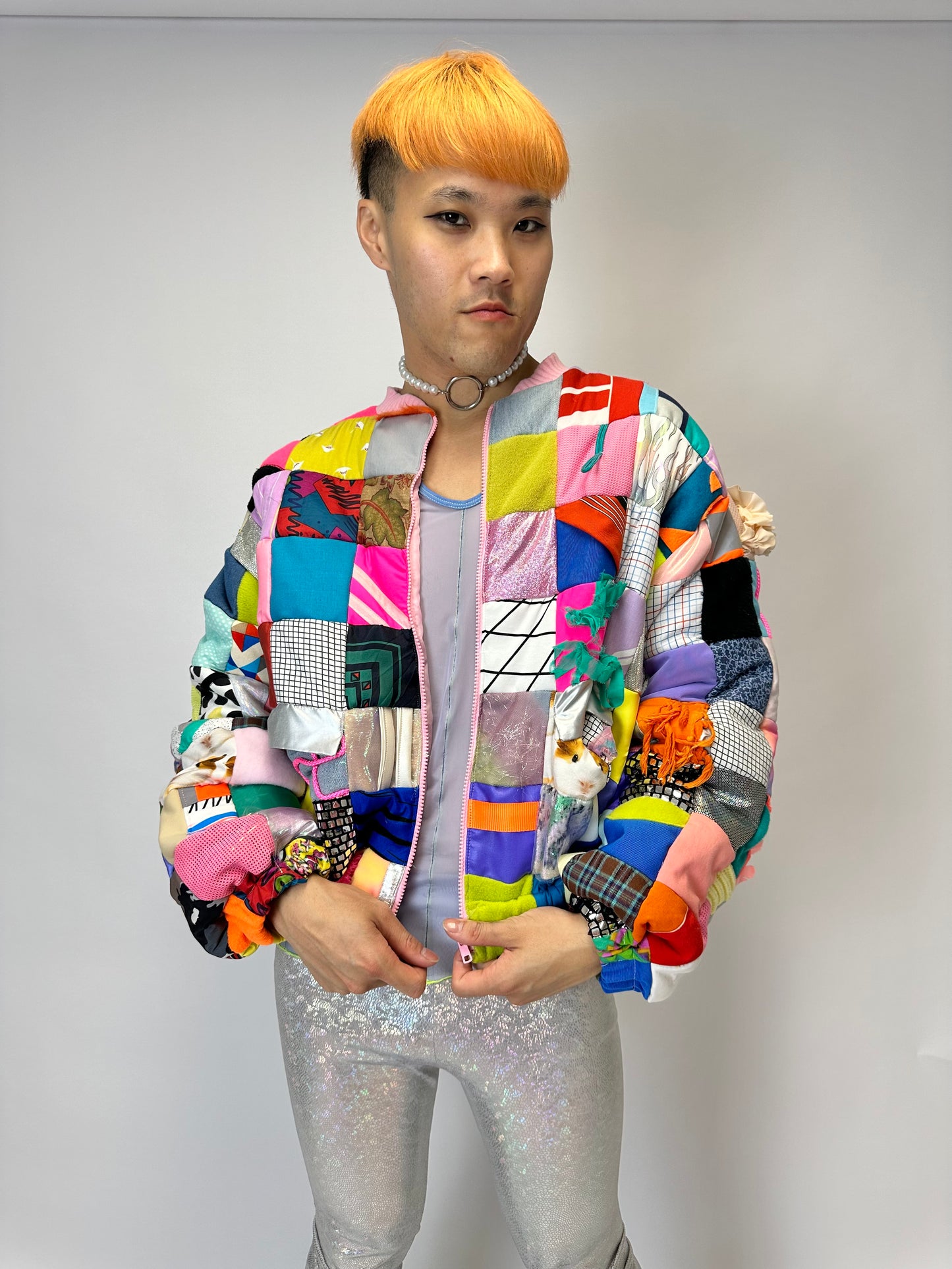 quilt bomber, patchwork bomber, rave jas, festival jas, milkshake festival bomber, milkshake festival outfit, kleurrijke festival jas, kleurrijke festival jas