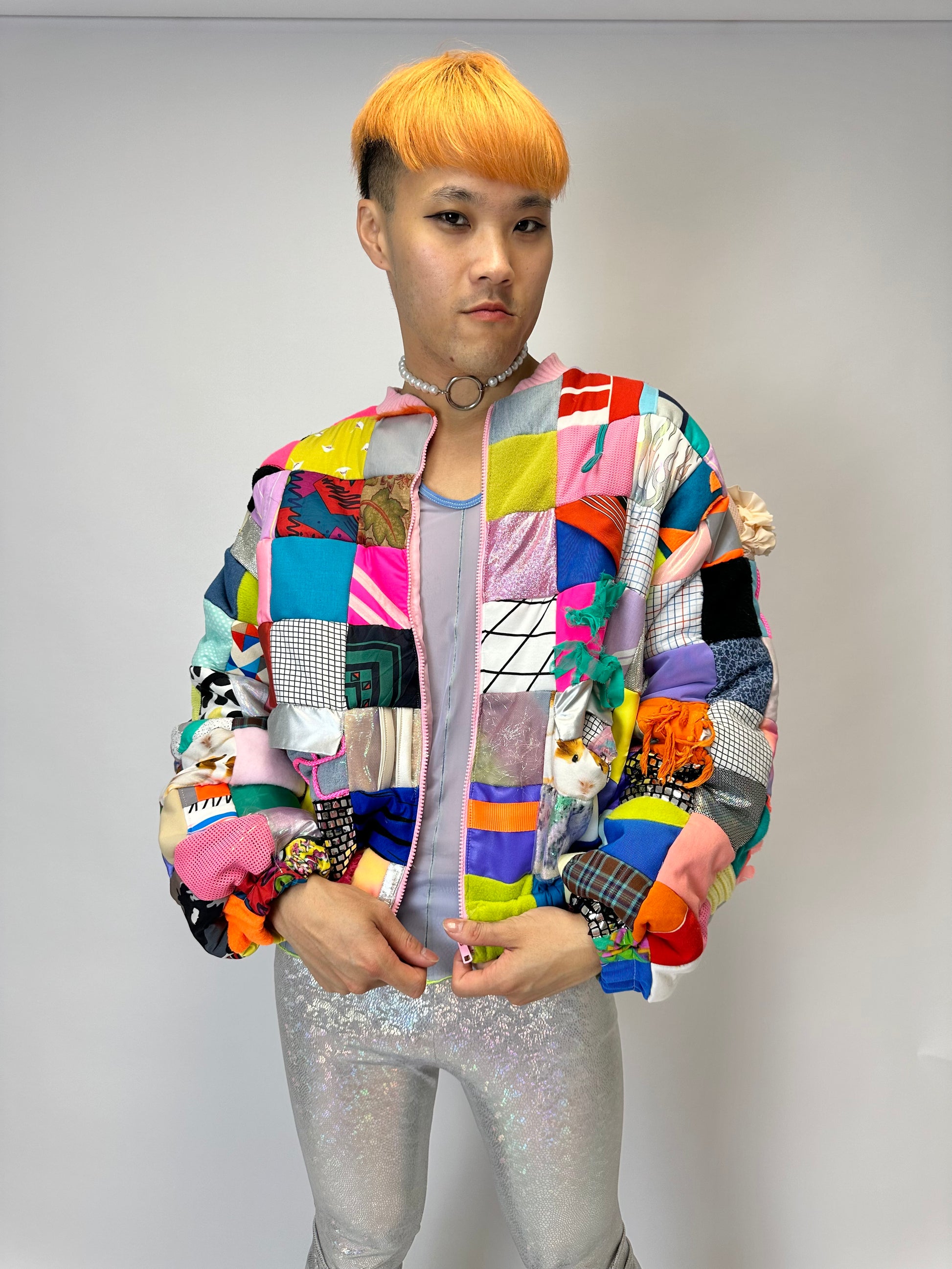 quilt bomber, patchwork bomber, rave jas, festival jas, milkshake festival bomber, milkshake festival outfit, kleurrijke festival jas, kleurrijke festival jas