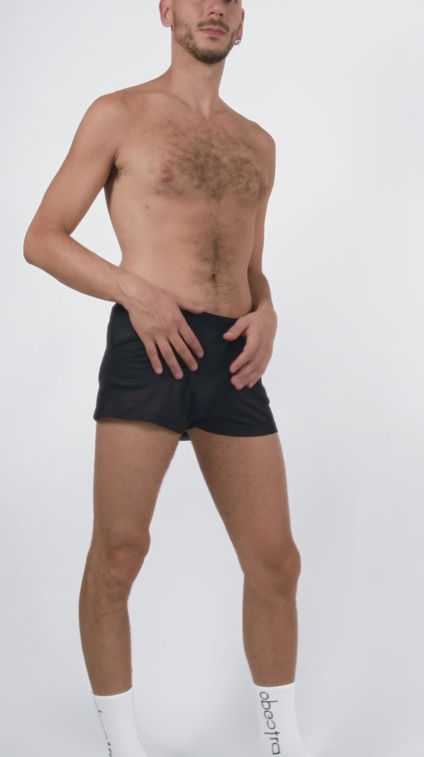 filpmje met zwart mesh broekje van obectra, ravewear