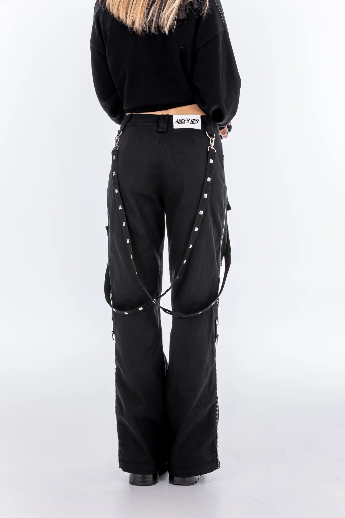 achterkant van persoon met cargo broek
