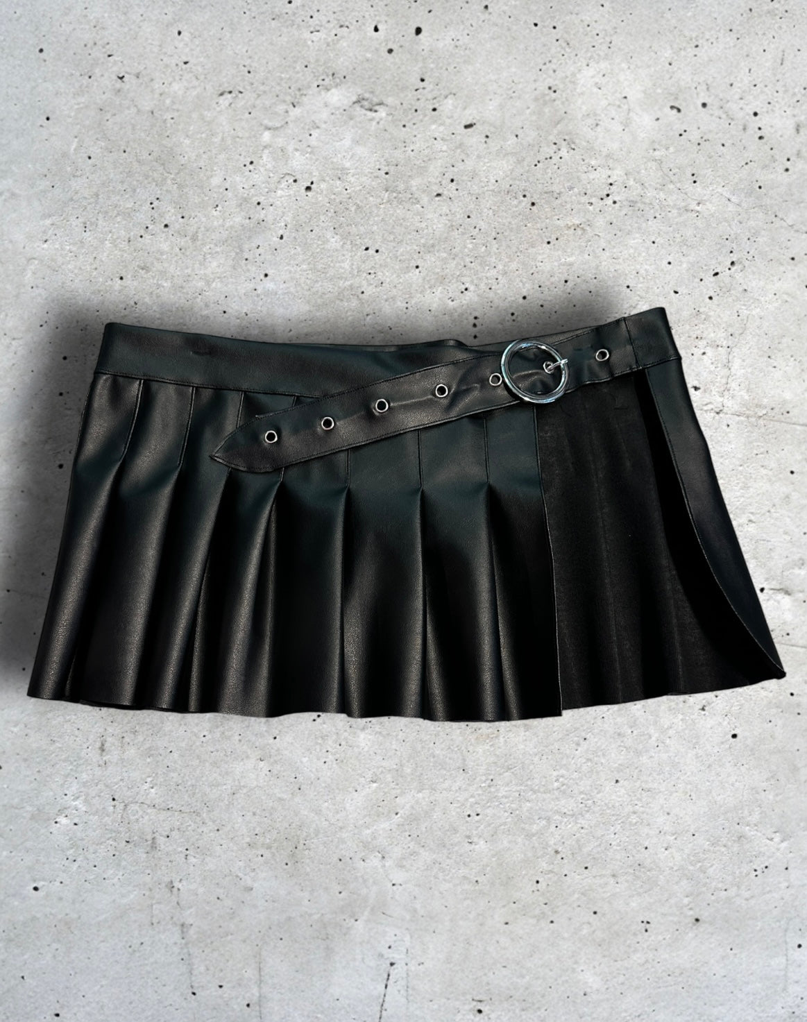 FAC SHOP - "All nighter Rave Skirt" - Faux leather pleated skirt with buckle - Black