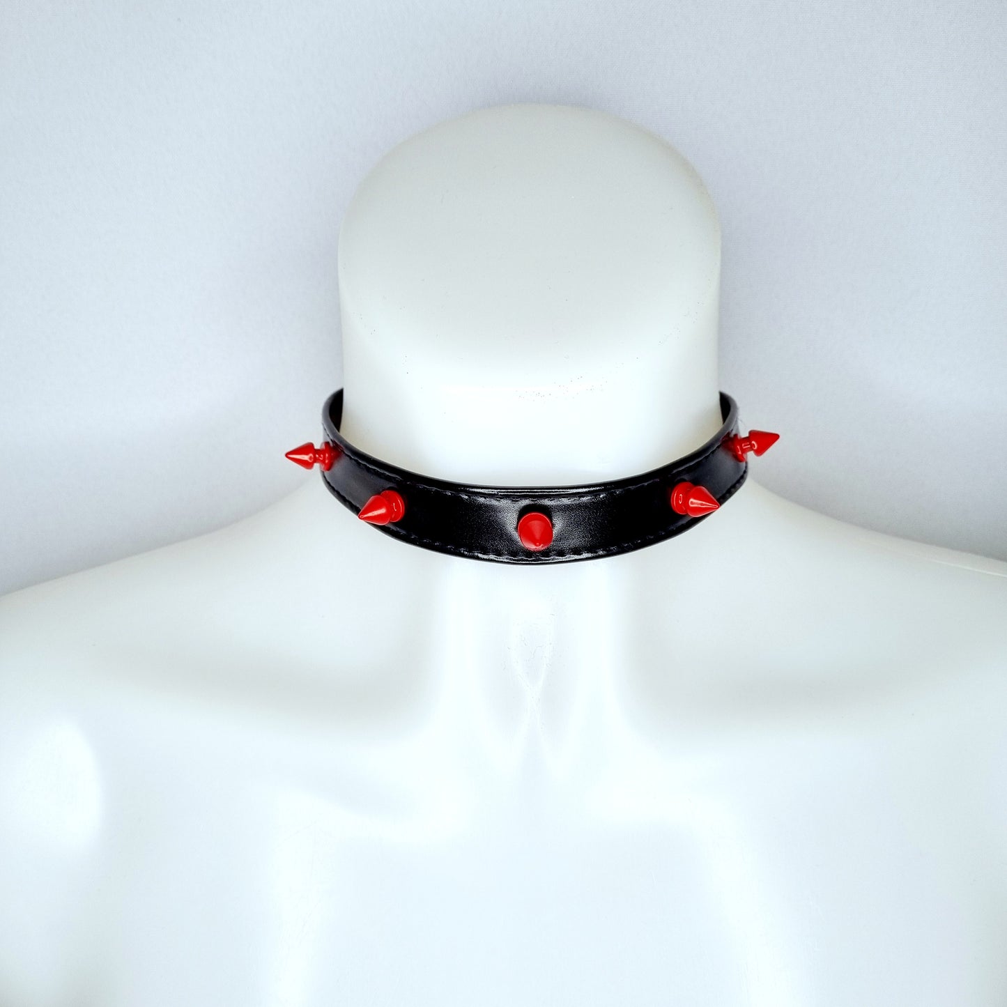 Jane Nevermore - Spike choker - Rood