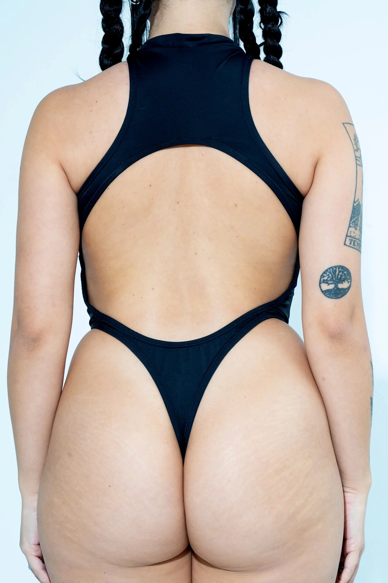 achterkant string cut out body