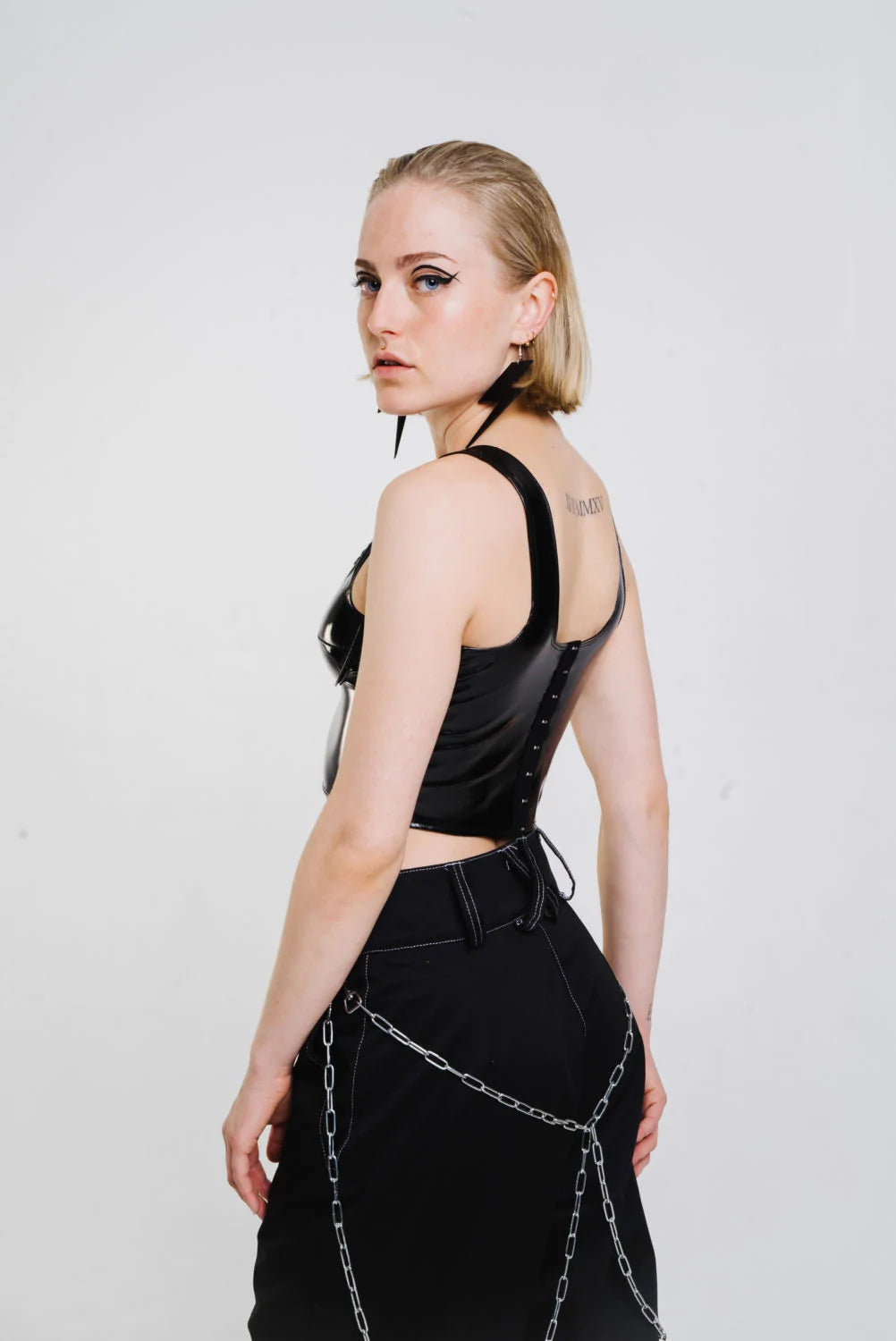 zwart korset top, vinyl top, kinky rave corset, corset top, sexy top, sexy rave top, sexy rave clothes