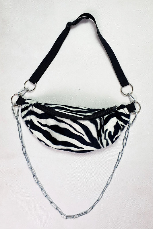 fluffy zebra print heuptas met chain, ravewear