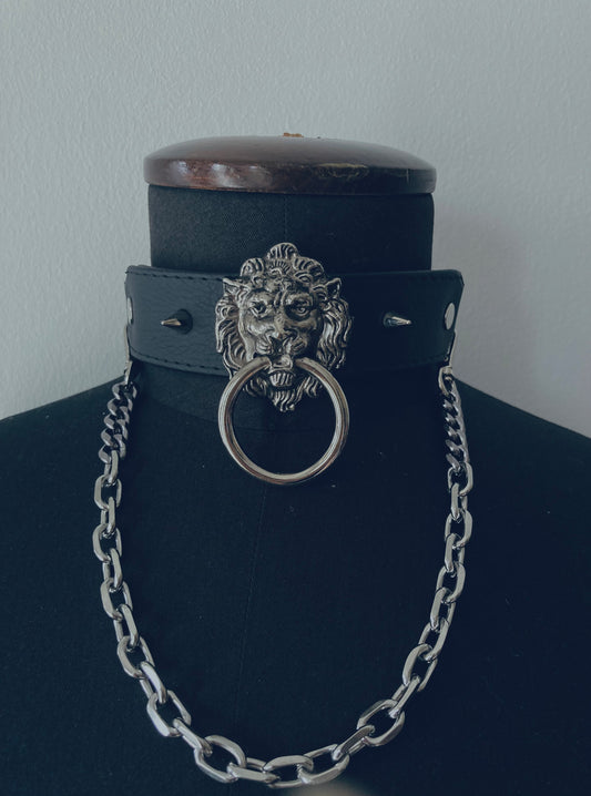 zwarte leren choker met chain en spikes