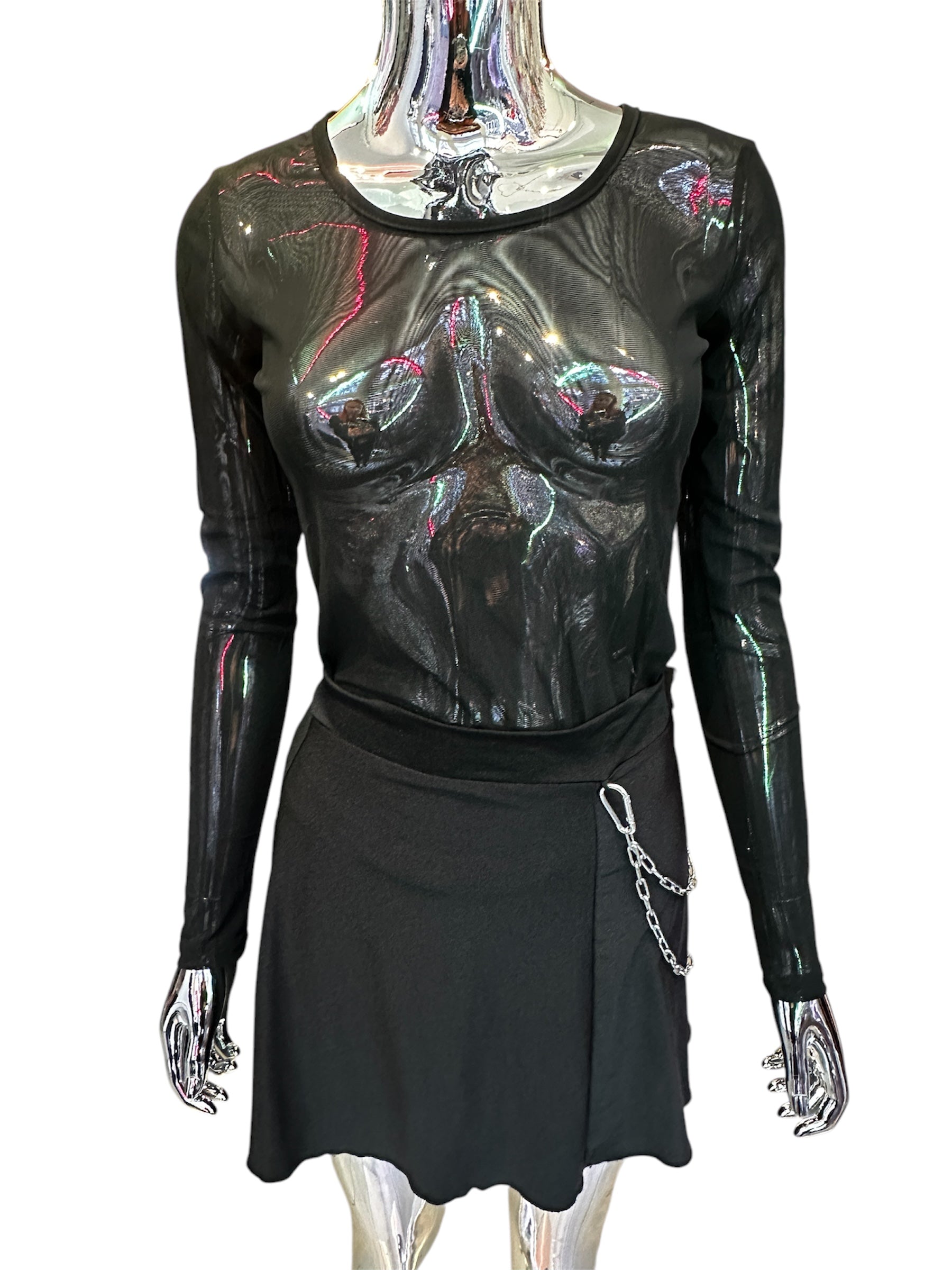 mannequin met zwarte mesh longsleeve