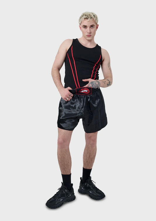 zwarte tank top met rode strepen