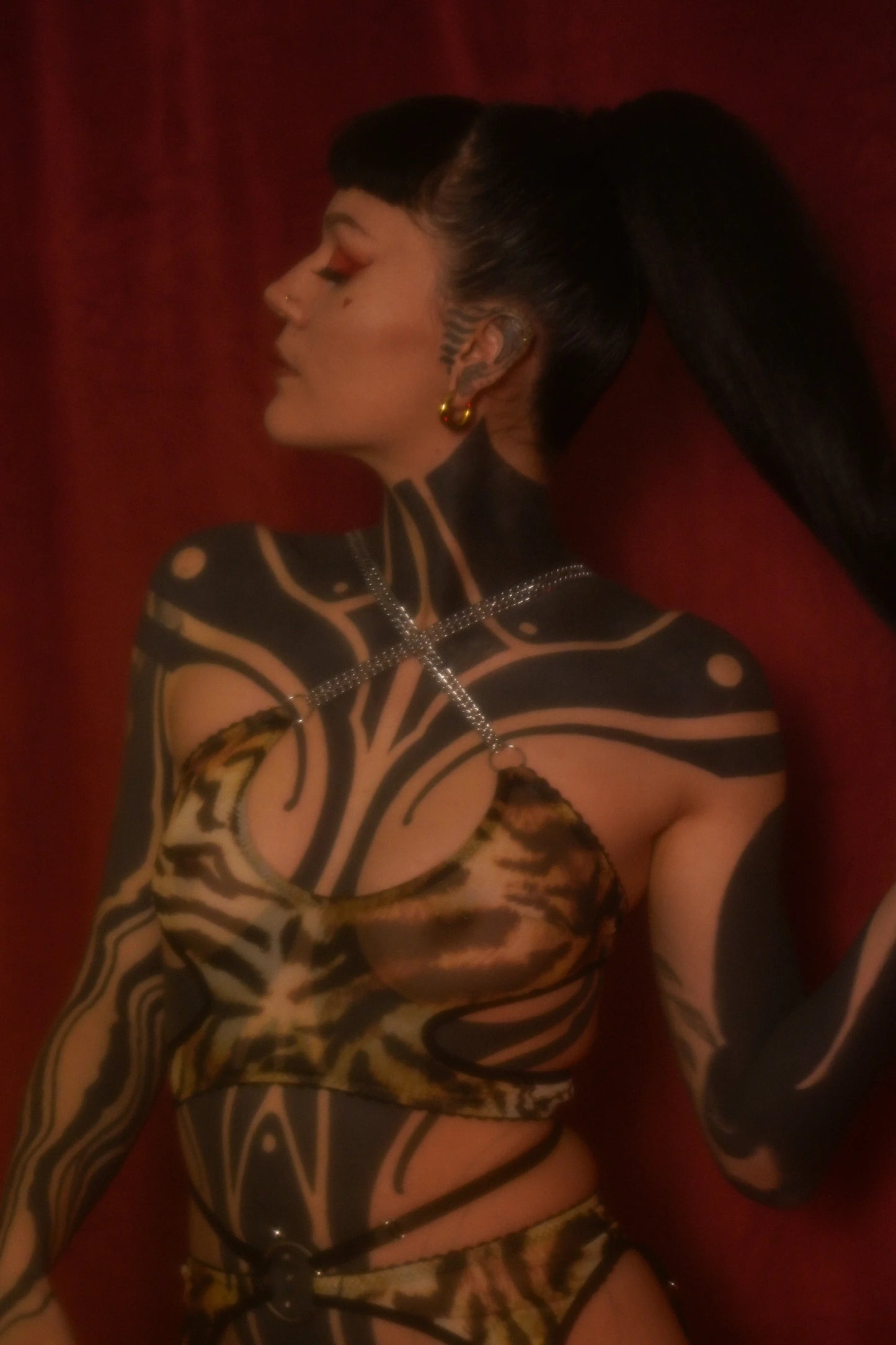 Kat Maunz - Side cut out top zebra print mesh - Bruin